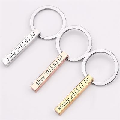 4-seitiger Designer-Schlüsselanhänger aus Metall mit eingraviertem Logo
